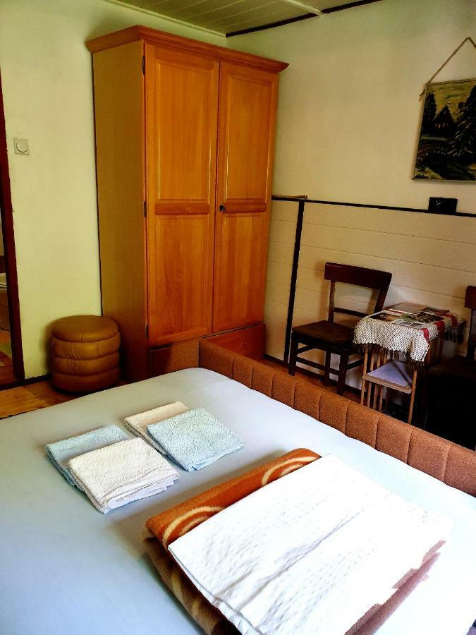 Draga Koncar Guest House Vrelo Korenicko Екстер'єр фото