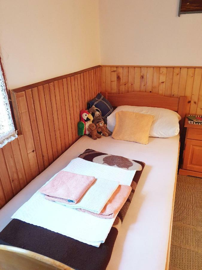 Draga Koncar Guest House Vrelo Korenicko Екстер'єр фото